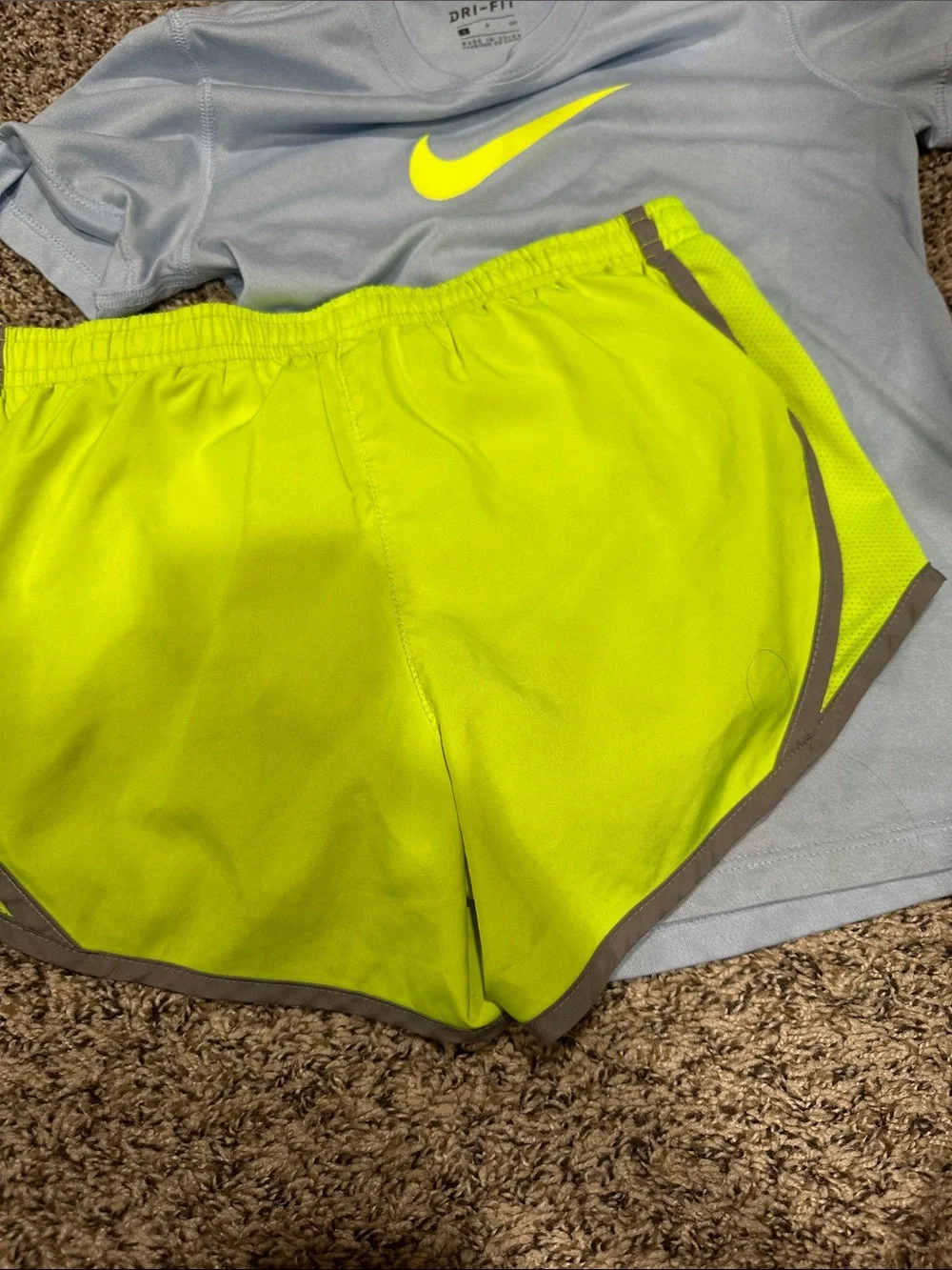 Nike women’s bright